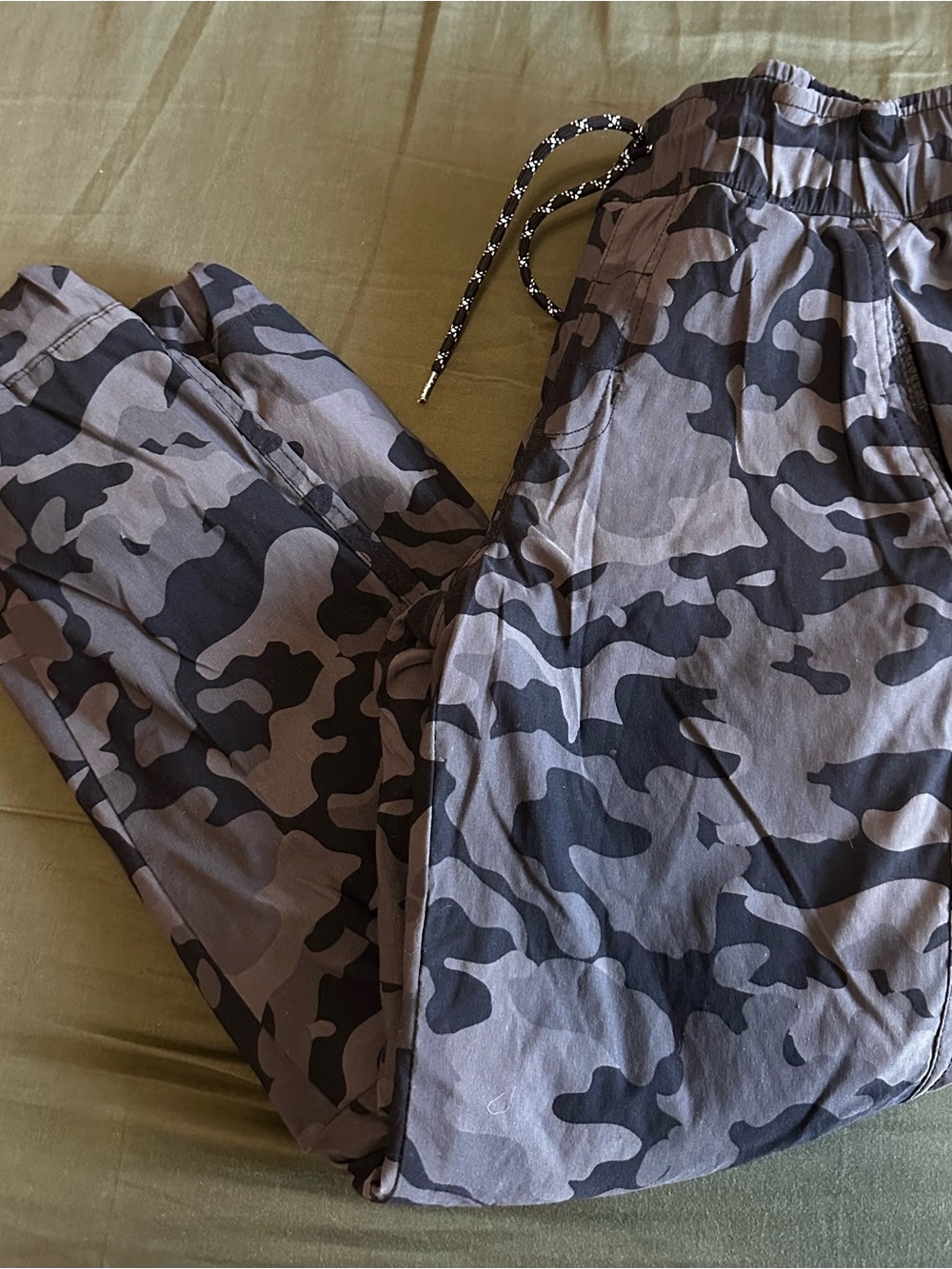 Weatherproof Gray & Black Camo Pants